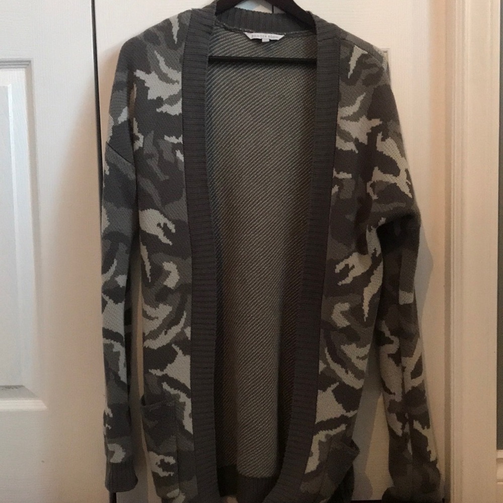 Camouflage cardigan